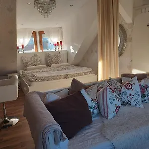 Apartment Mitten Im Schönen Frankenland, Buchbrunn